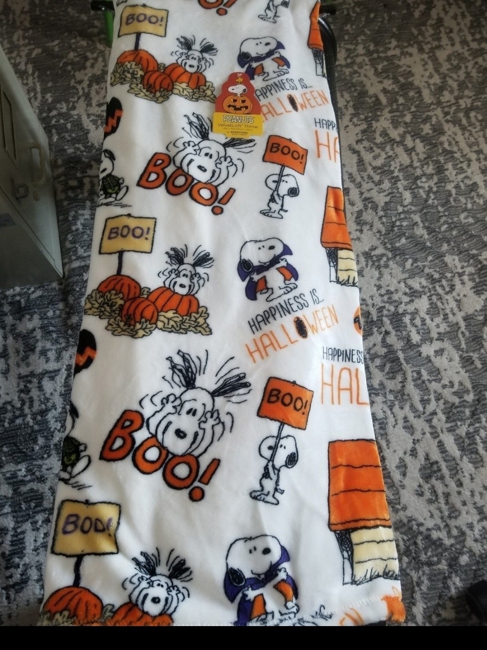 Peanuts Snoopy Halloween  Throw Plush Blanket - White & Orange 50"X70"